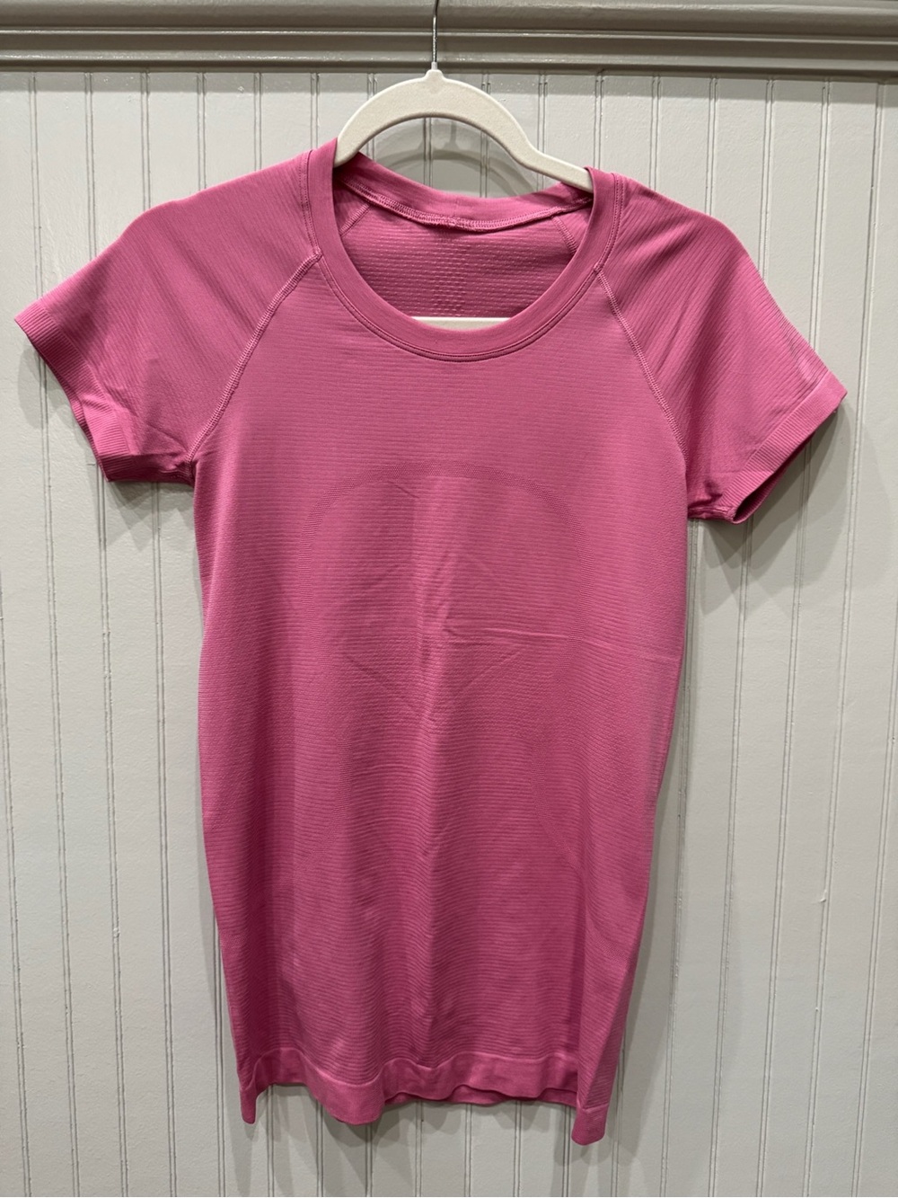 Lululemon Pink Hip Length Swiftly Tech Short Sleeve Athletic Shirt Size 6